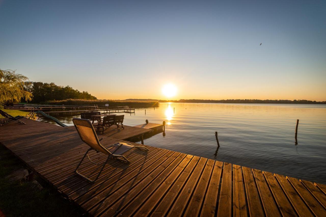 Willa Talty Mikołajki Exteriör bild